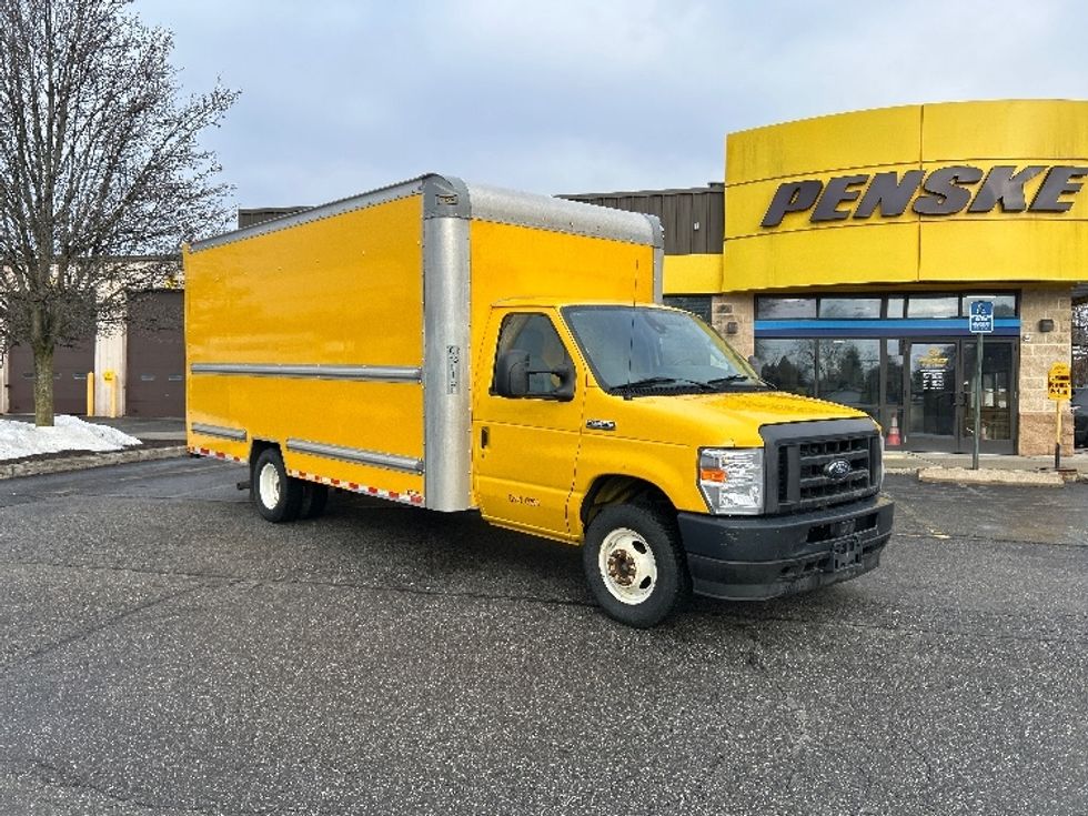 Light Duty Box Truck-Light and Medium Duty Trucks-Ford-2022-E350-Chicopee-MA-87,740\n\t\tmiles-$ 27,750 - Image 1