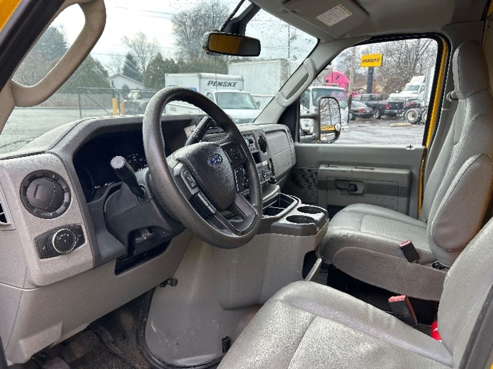 Light Duty Box Truck-Light and Medium Duty Trucks-Ford-2022-E350-Chicopee-MA-87,740\n\t\tmiles-$ 27,750 - Image 17