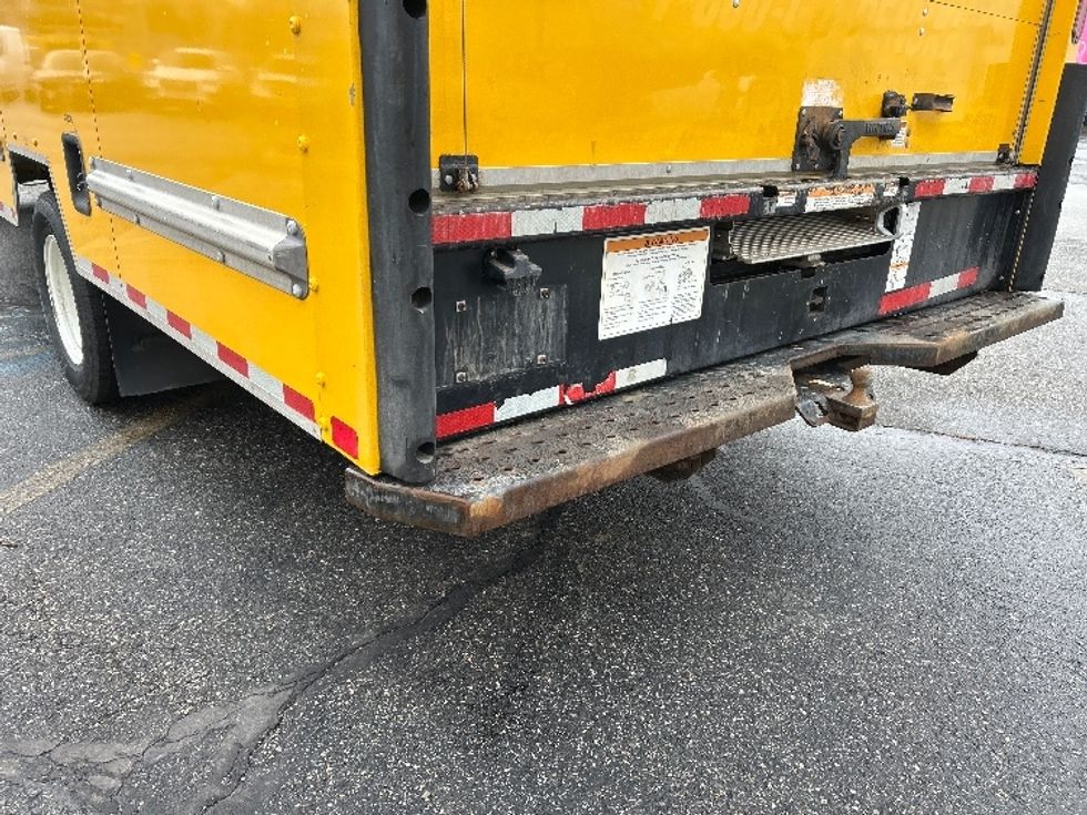 Light Duty Box Truck-Light and Medium Duty Trucks-Ford-2022-E350-Chicopee-MA-87,740\n\t\tmiles-$ 27,750 - Image 25