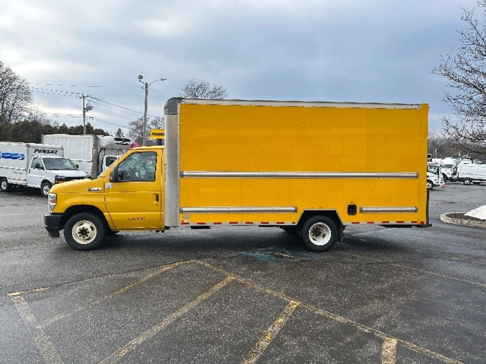 Light Duty Box Truck-Light and Medium Duty Trucks-Ford-2022-E350-Chicopee-MA-87,740\n\t\tmiles-$ 27,750 - Image 4