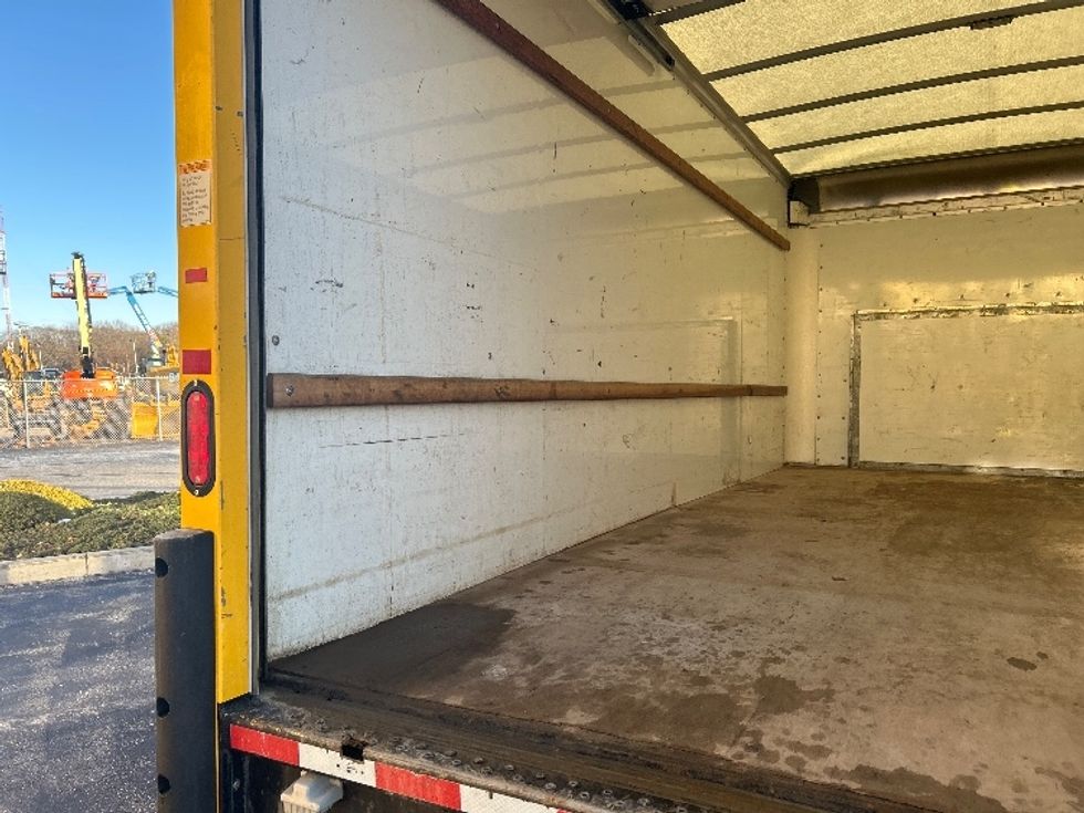 Light Duty Box Truck-Light and Medium Duty Trucks-Ford-2022-E350-Chicopee-MA-91,353\n\t\tmiles-$ 27,250 - Image 11