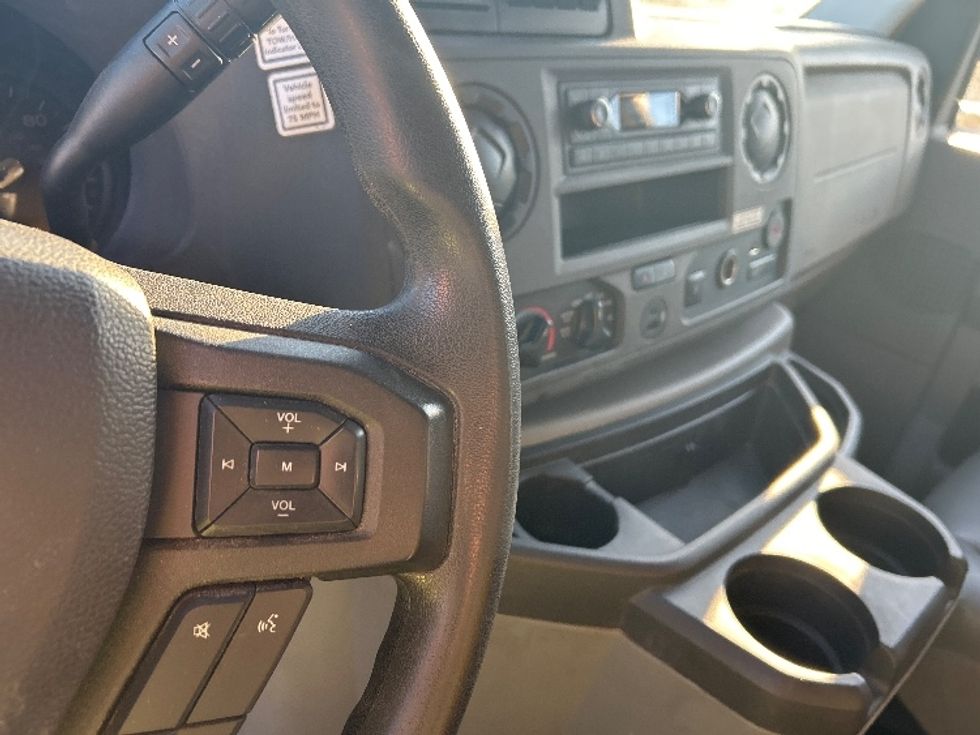 Light Duty Box Truck-Light and Medium Duty Trucks-Ford-2022-E350-Chicopee-MA-91,353\n\t\tmiles-$ 27,250 - Image 18