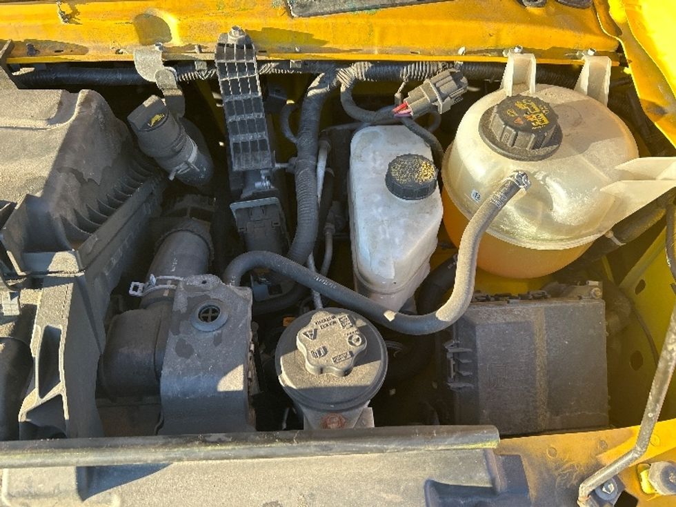 Light Duty Box Truck-Light and Medium Duty Trucks-Ford-2022-E350-Chicopee-MA-91,353\n\t\tmiles-$ 27,250 - Image 24