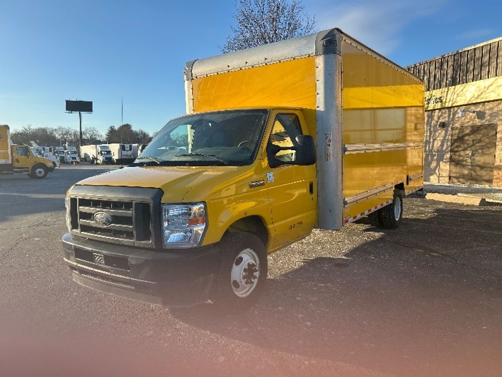 Light Duty Box Truck-Light and Medium Duty Trucks-Ford-2022-E350-Chicopee-MA-91,353\n\t\tmiles-$ 27,250 - Image 3