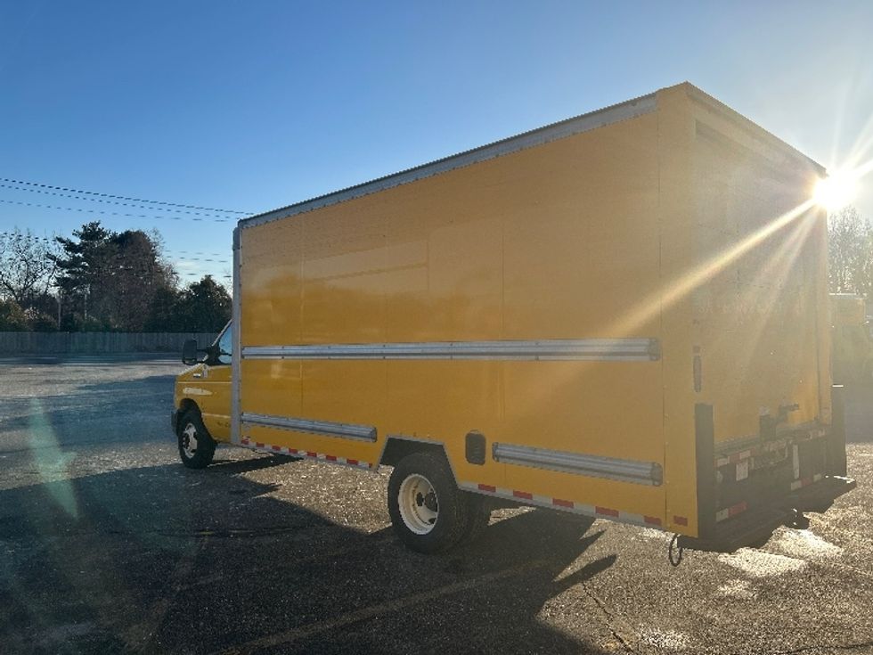 Light Duty Box Truck-Light and Medium Duty Trucks-Ford-2022-E350-Chicopee-MA-91,353\n\t\tmiles-$ 27,250 - Image 6