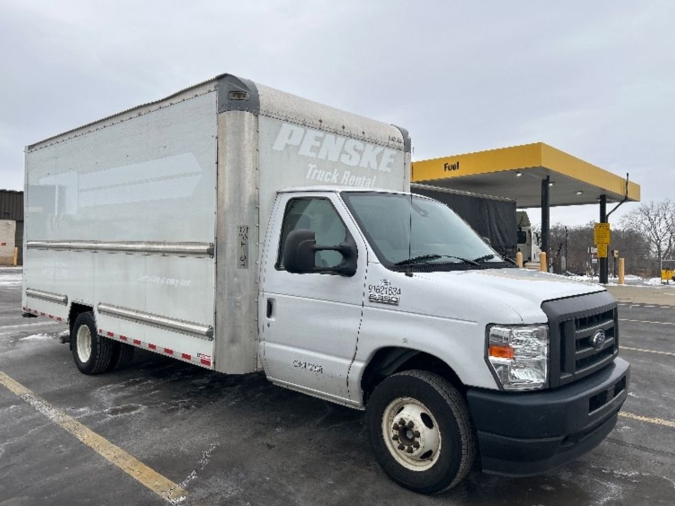 Light Duty Box Truck-Light and Medium Duty Trucks-Ford-2022-E350-Chicopee-MA-92,445\n\t\tmiles-$ 30,000 - Image 1
