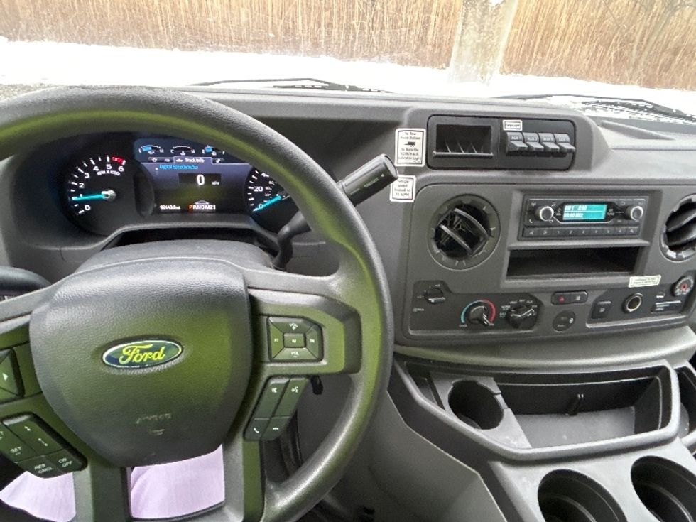 Light Duty Box Truck-Light and Medium Duty Trucks-Ford-2022-E350-Chicopee-MA-92,445\n\t\tmiles-$ 30,000 - Image 16