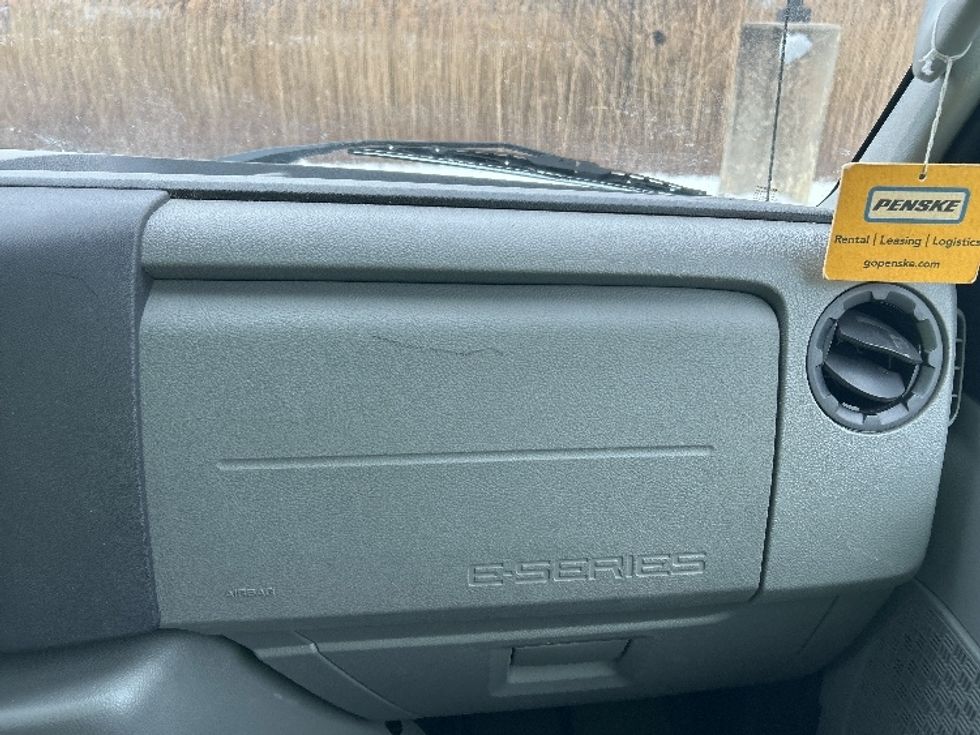 Light Duty Box Truck-Light and Medium Duty Trucks-Ford-2022-E350-Chicopee-MA-92,445\n\t\tmiles-$ 30,000 - Image 19