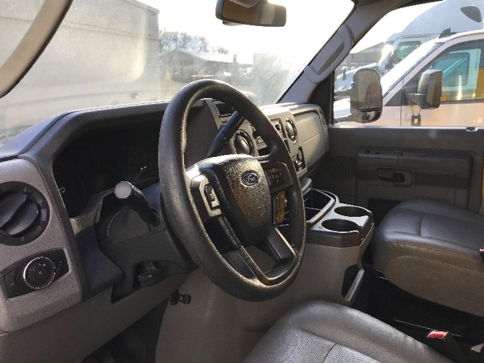 Light Duty Box Truck-Light and Medium Duty Trucks-Ford-2022-E350-Chicopee-MA-93,541\n\t\tmiles-$ 27,000 - Image 17
