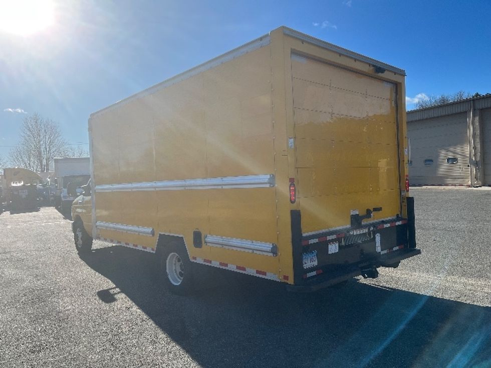 Light Duty Box Truck-Light and Medium Duty Trucks-Ford-2022-E350-Chicopee-MA-93,541\n\t\tmiles-$ 27,000 - Image 6