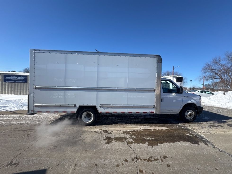Light Duty Box Truck-Light and Medium Duty Trucks-Ford-2022-E350-Chicopee-MA-94,097\n\t\tmiles-$ 29,750 - Image 14
