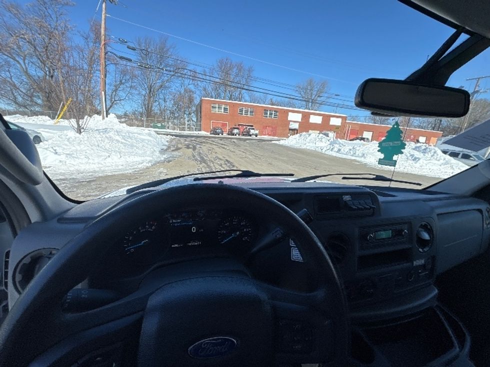 Light Duty Box Truck-Light and Medium Duty Trucks-Ford-2022-E350-Chicopee-MA-94,097\n\t\tmiles-$ 29,750 - Image 17