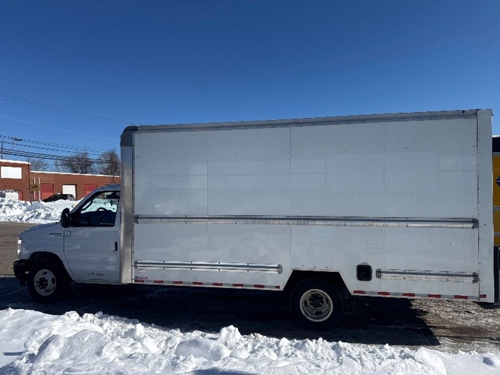 Light Duty Box Truck-Light and Medium Duty Trucks-Ford-2022-E350-Chicopee-MA-94,097\n\t\tmiles-$ 29,750 - Image 4