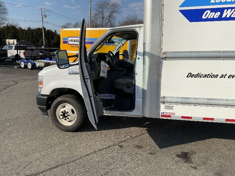 Light Duty Box Truck-Light and Medium Duty Trucks-Ford-2022-E350-Chicopee-MA-94,314\n\t\tmiles-$ 32,000 - Image 16