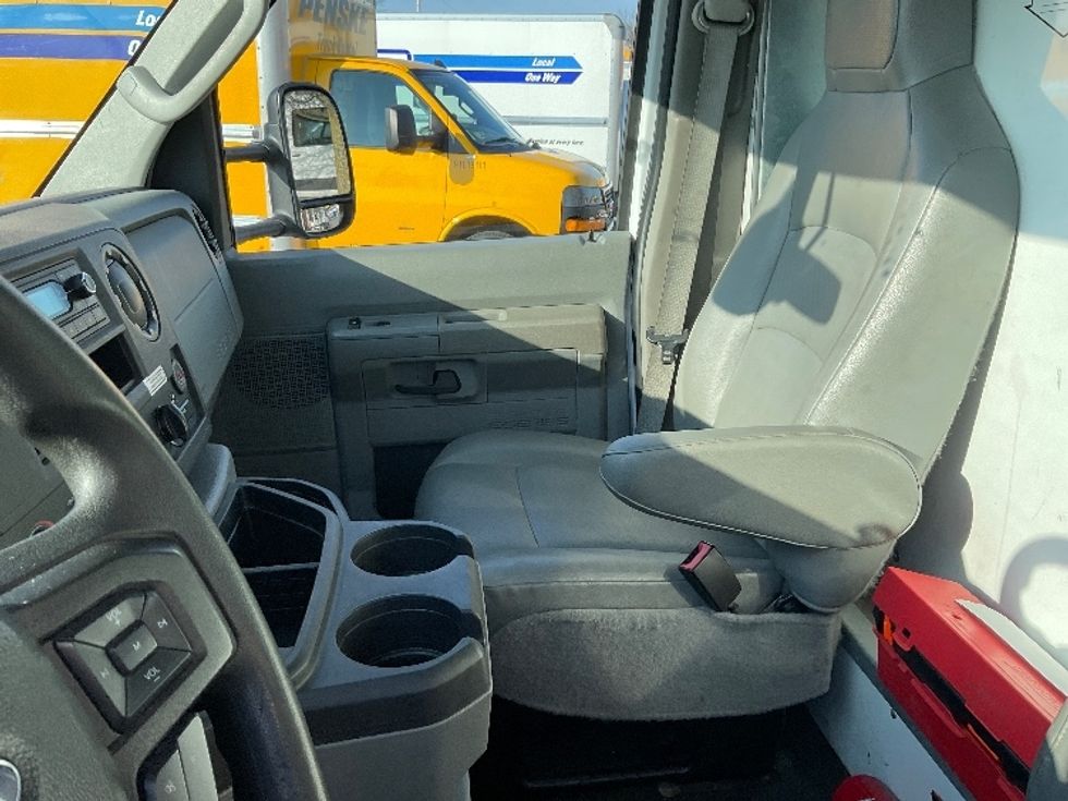 Light Duty Box Truck-Light and Medium Duty Trucks-Ford-2022-E350-Chicopee-MA-94,314\n\t\tmiles-$ 32,000 - Image 19