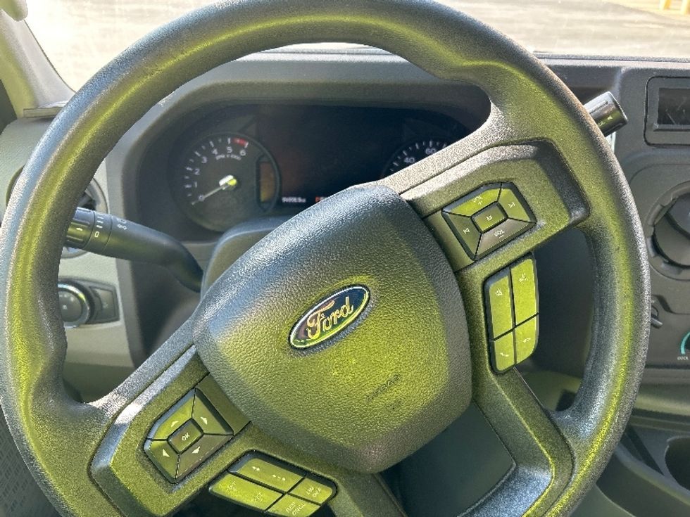 Light Duty Box Truck-Light and Medium Duty Trucks-Ford-2022-E350-Chicopee-MA-95,001\n\t\tmiles-$ 29,750 - Image 15