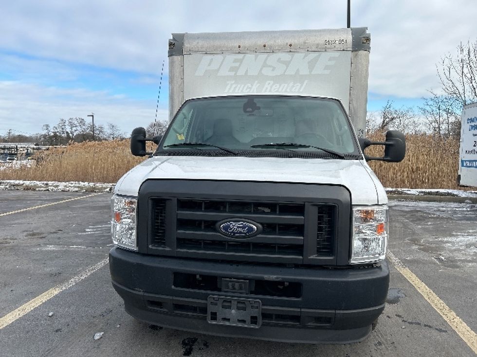 Light Duty Box Truck-Light and Medium Duty Trucks-Ford-2022-E350-Chicopee-MA-95,001\n\t\tmiles-$ 29,750 - Image 2