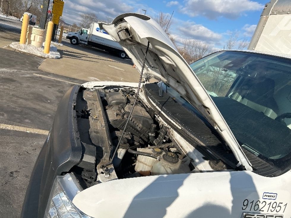 Light Duty Box Truck-Light and Medium Duty Trucks-Ford-2022-E350-Chicopee-MA-95,001\n\t\tmiles-$ 29,750 - Image 22
