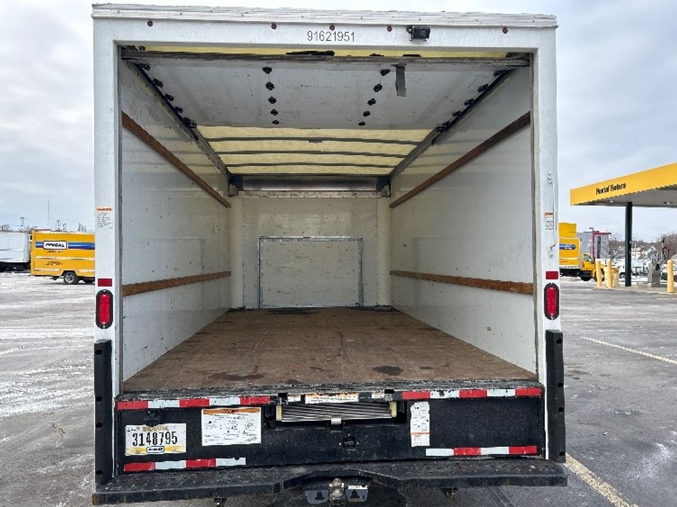 Light Duty Box Truck-Light and Medium Duty Trucks-Ford-2022-E350-Chicopee-MA-95,001\n\t\tmiles-$ 29,750 - Image 8