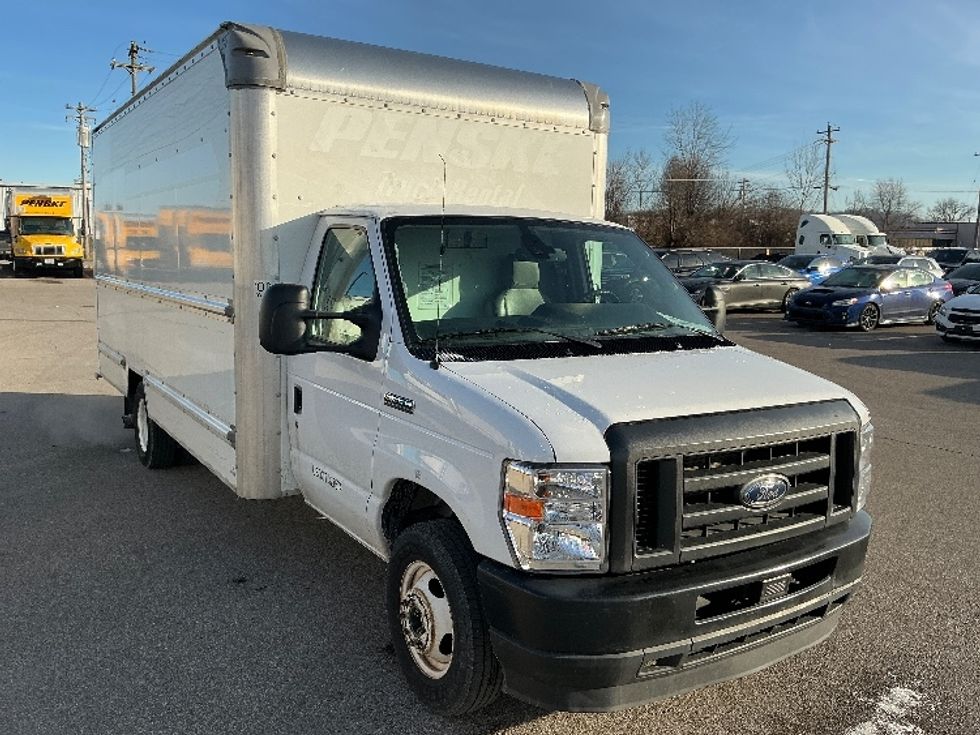 Light Duty Box Truck-Light and Medium Duty Trucks-Ford-2022-E350-Cincinnati-OH-105,385\n\t\tmiles-$ 29,000 - Image 1