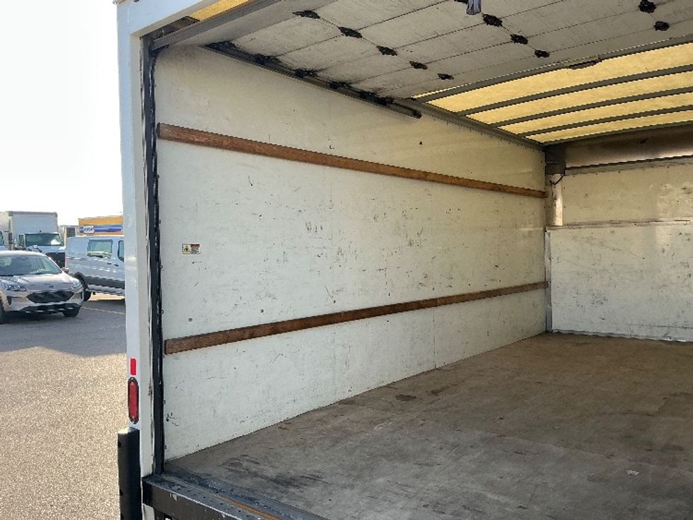 Light Duty Box Truck-Light and Medium Duty Trucks-Ford-2022-E350-Cincinnati-OH-105,385\n\t\tmiles-$ 29,000 - Image 11
