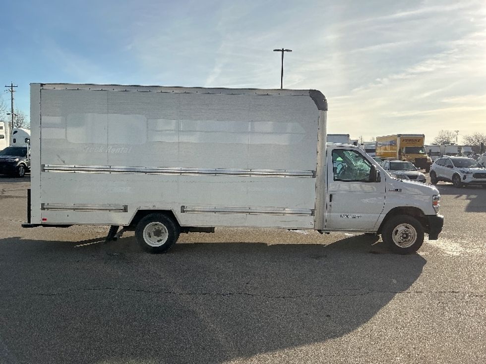 Light Duty Box Truck-Light and Medium Duty Trucks-Ford-2022-E350-Cincinnati-OH-105,385\n\t\tmiles-$ 29,000 - Image 15