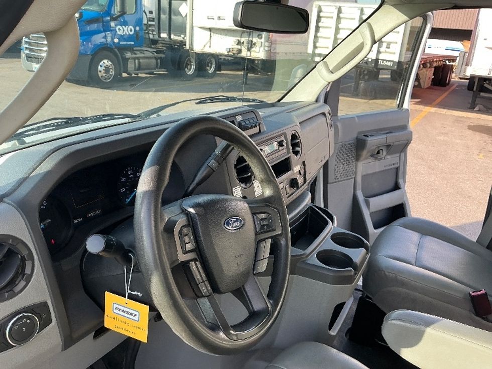 Light Duty Box Truck-Light and Medium Duty Trucks-Ford-2022-E350-Cincinnati-OH-105,385\n\t\tmiles-$ 29,000 - Image 17