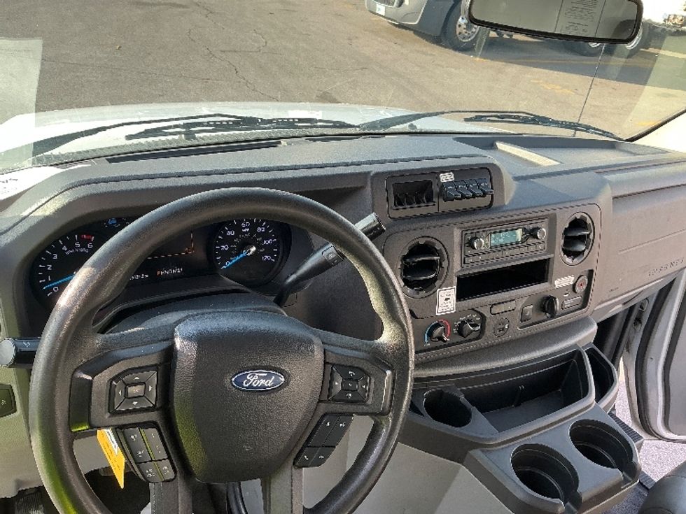Light Duty Box Truck-Light and Medium Duty Trucks-Ford-2022-E350-Cincinnati-OH-105,385\n\t\tmiles-$ 29,000 - Image 18