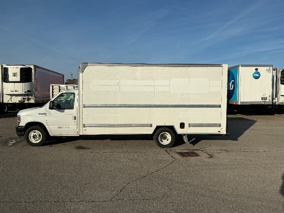 Light Duty Box Truck-Light and Medium Duty Trucks-Ford-2022-E350-Cincinnati-OH-105,385\n\t\tmiles-$ 29,000 - Image 4