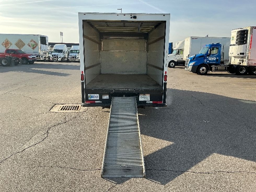 Light Duty Box Truck-Light and Medium Duty Trucks-Ford-2022-E350-Cincinnati-OH-105,385\n\t\tmiles-$ 29,000 - Image 9