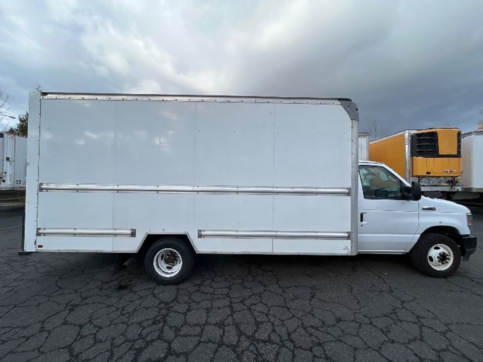 Light Duty Box Truck-Light and Medium Duty Trucks-Ford-2022-E350-Clackamas-OR-69,136\n\t\tmiles-$ 36,500 - Image 12