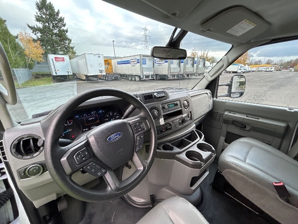 Light Duty Box Truck-Light and Medium Duty Trucks-Ford-2022-E350-Clackamas-OR-69,136\n\t\tmiles-$ 36,500 - Image 14