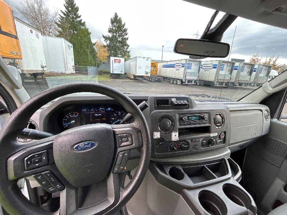 Light Duty Box Truck-Light and Medium Duty Trucks-Ford-2022-E350-Clackamas-OR-69,136\n\t\tmiles-$ 36,500 - Image 15