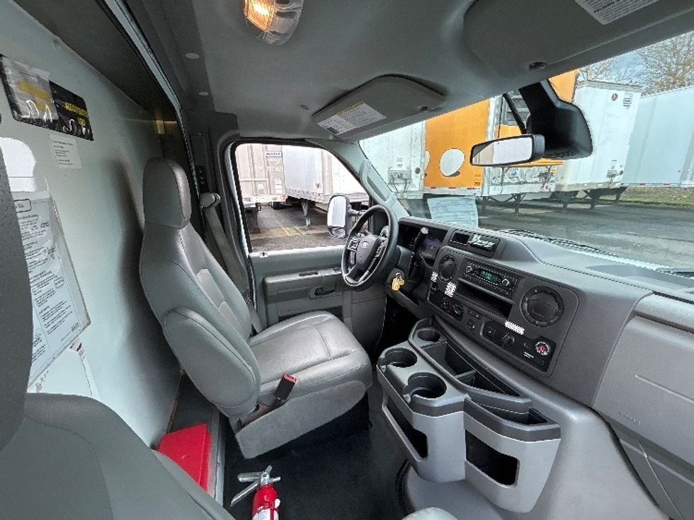 Light Duty Box Truck-Light and Medium Duty Trucks-Ford-2022-E350-Clackamas-OR-69,136\n\t\tmiles-$ 36,500 - Image 19