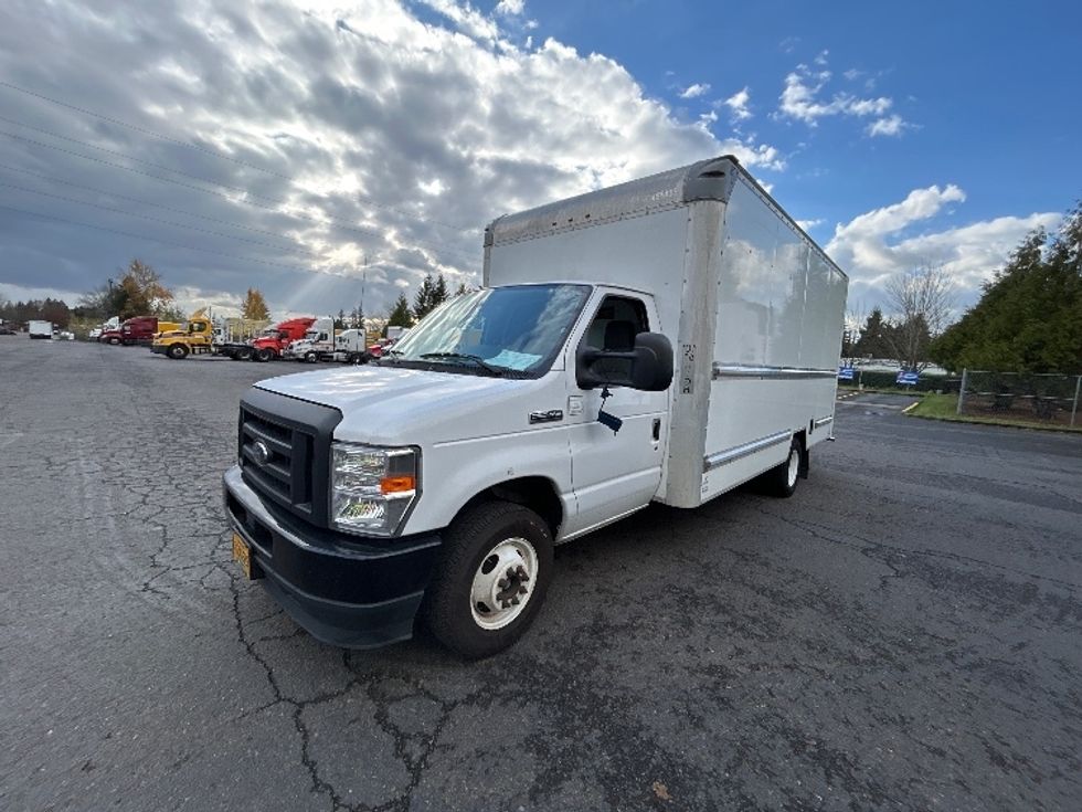 2022 Ford E-350 photo 3