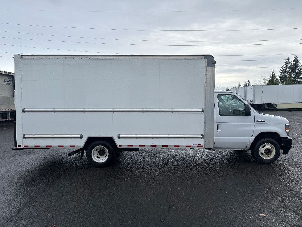 Light Duty Box Truck-Light and Medium Duty Trucks-Ford-2022-E350-Clackamas-OR-73,060\n\t\tmiles-$ 36,000 - Image 14