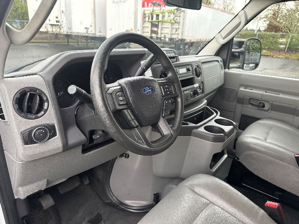 Light Duty Box Truck-Light and Medium Duty Trucks-Ford-2022-E350-Clackamas-OR-73,060\n\t\tmiles-$ 36,000 - Image 16