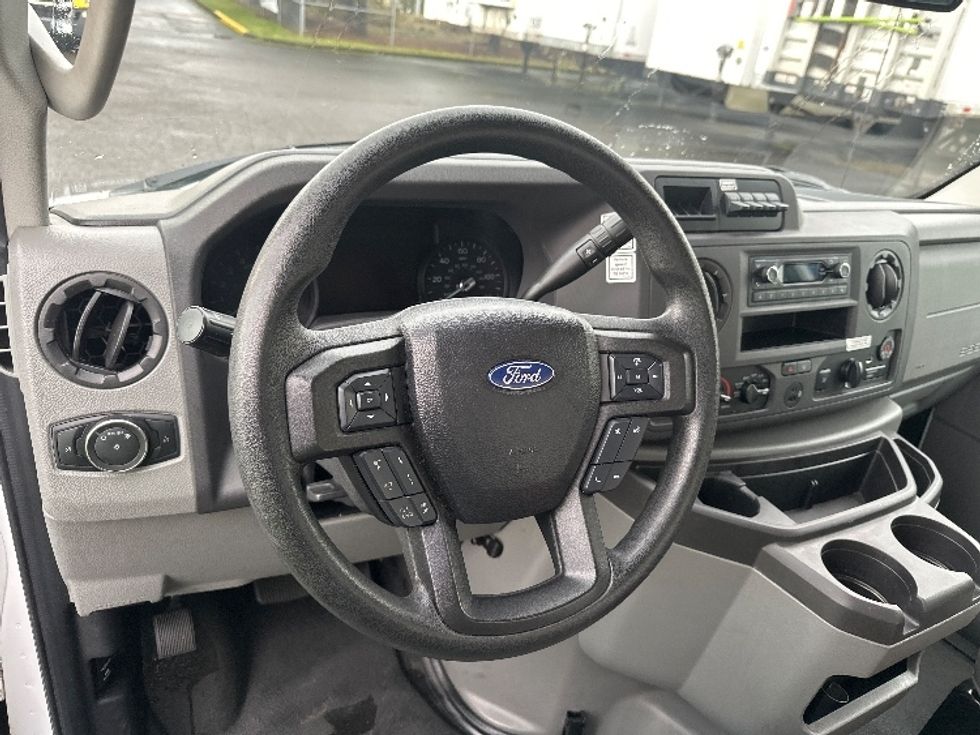 Light Duty Box Truck-Light and Medium Duty Trucks-Ford-2022-E350-Clackamas-OR-73,060\n\t\tmiles-$ 36,000 - Image 17