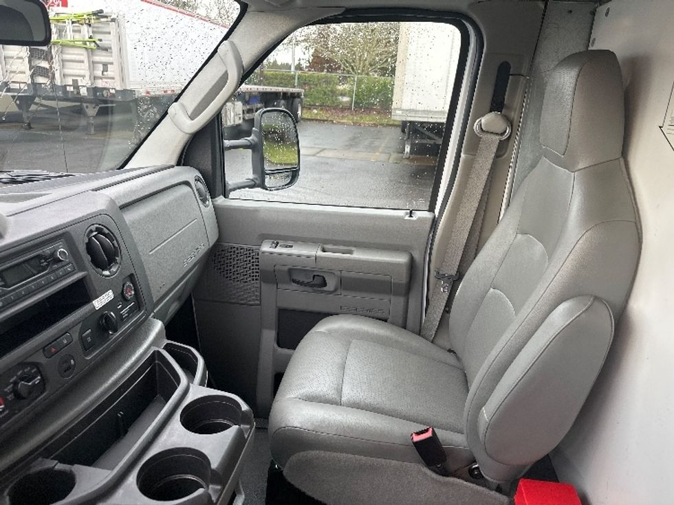 Light Duty Box Truck-Light and Medium Duty Trucks-Ford-2022-E350-Clackamas-OR-73,060\n\t\tmiles-$ 36,000 - Image 18