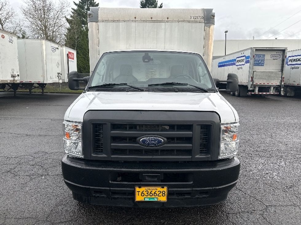 Light Duty Box Truck-Light and Medium Duty Trucks-Ford-2022-E350-Clackamas-OR-73,060\n\t\tmiles-$ 36,000 - Image 2