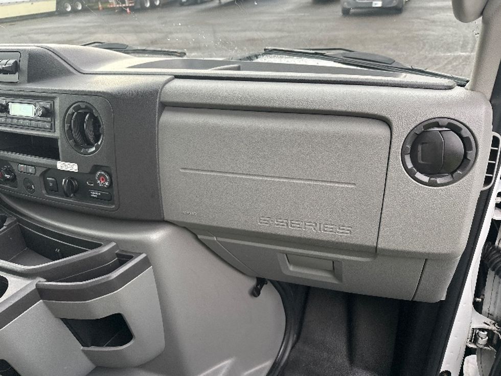 Light Duty Box Truck-Light and Medium Duty Trucks-Ford-2022-E350-Clackamas-OR-73,060\n\t\tmiles-$ 36,000 - Image 20