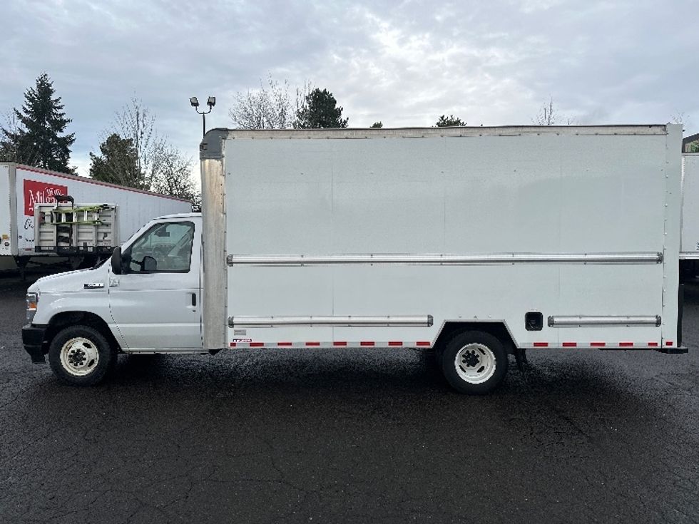 Light Duty Box Truck-Light and Medium Duty Trucks-Ford-2022-E350-Clackamas-OR-73,060\n\t\tmiles-$ 36,000 - Image 4