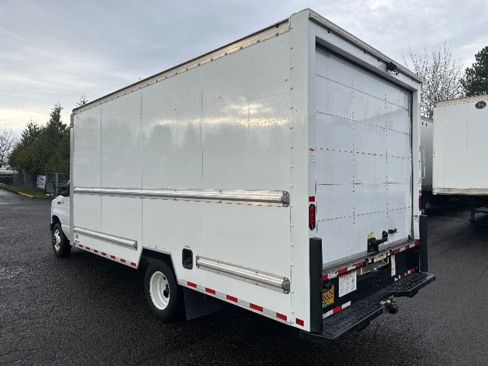 Light Duty Box Truck-Light and Medium Duty Trucks-Ford-2022-E350-Clackamas-OR-73,060\n\t\tmiles-$ 36,000 - Image 6