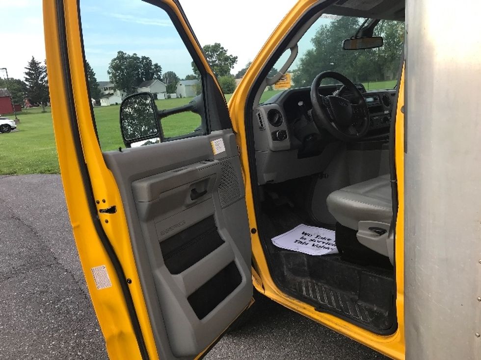 Light Duty Box Truck-Light and Medium Duty Trucks-Ford-2022-E350-Cleona-PA-91,240\n\t\tmiles-$ 26,250 - Image 16