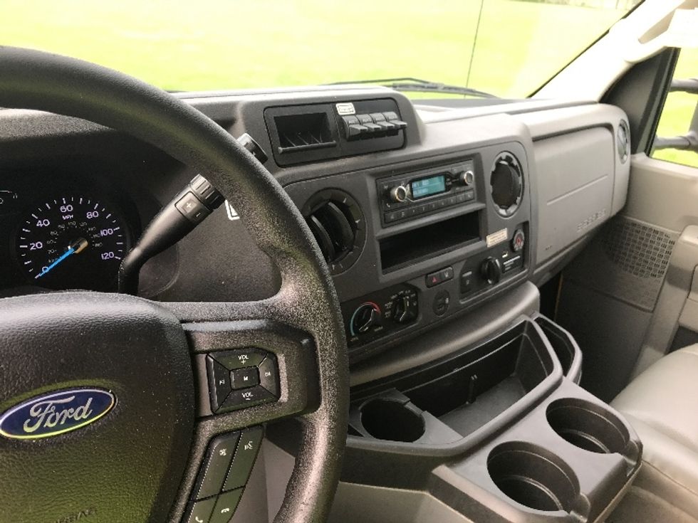 Light Duty Box Truck-Light and Medium Duty Trucks-Ford-2022-E350-Cleona-PA-91,240\n\t\tmiles-$ 26,250 - Image 18