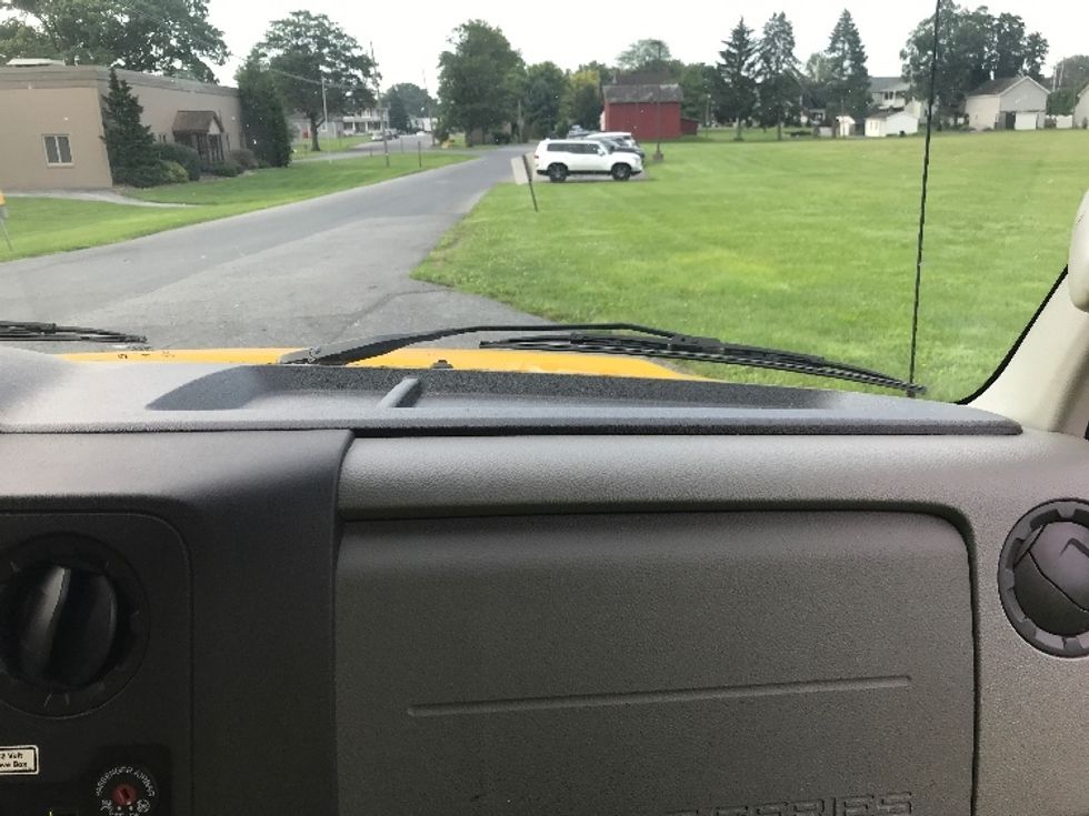 Light Duty Box Truck-Light and Medium Duty Trucks-Ford-2022-E350-Cleona-PA-91,240\n\t\tmiles-$ 26,250 - Image 21