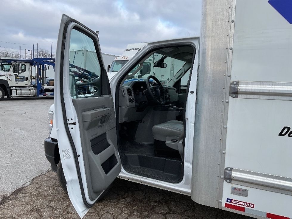 Light Duty Box Truck-Light and Medium Duty Trucks-Ford-2022-E350-Cleveland-TN-53,793\n\t\tmiles-$ 43,750 - Image 13