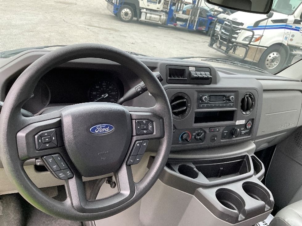 Light Duty Box Truck-Light and Medium Duty Trucks-Ford-2022-E350-Cleveland-TN-53,793\n\t\tmiles-$ 43,750 - Image 15