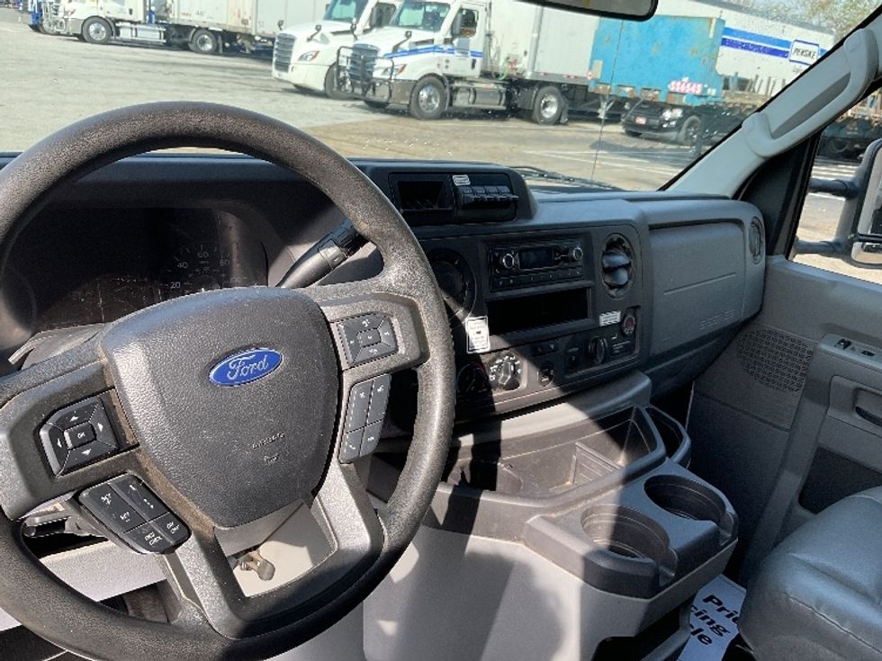 Light Duty Box Truck-Light and Medium Duty Trucks-Ford-2022-E350-Cleveland-TN-77,186\n\t\tmiles-$ 40,750 - Image 15