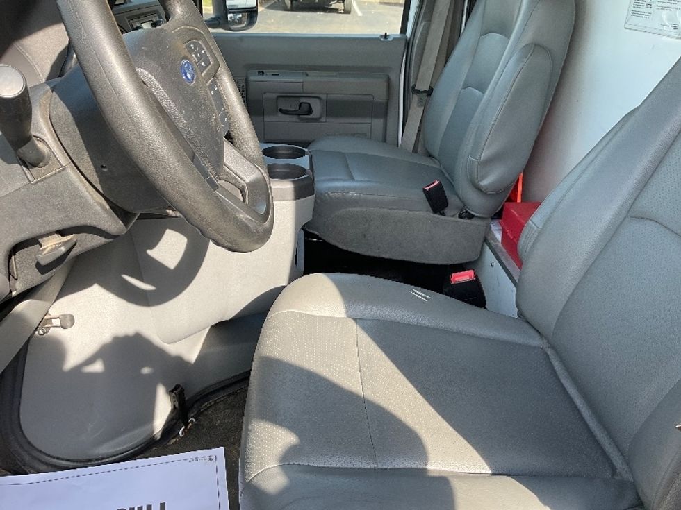 Light Duty Box Truck-Light and Medium Duty Trucks-Ford-2022-E350-Cleveland-TN-77,186\n\t\tmiles-$ 40,750 - Image 16